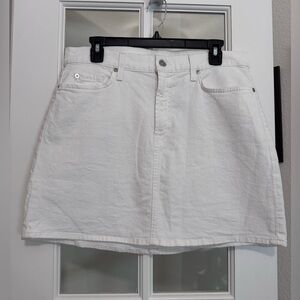 7 for All Mankind Size 31
Classic White Denim Skirt